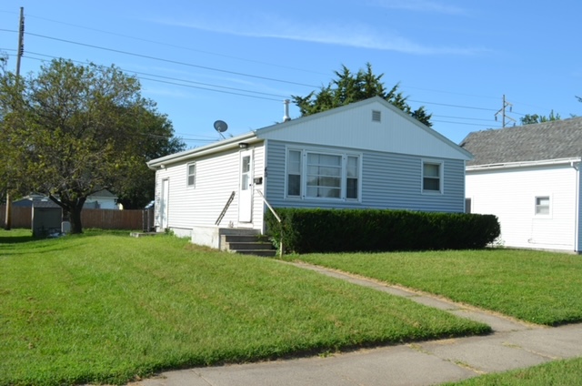 Front of 411 Lincoln Ave, Norfolk, NE - Norfolk, NE House for Sale